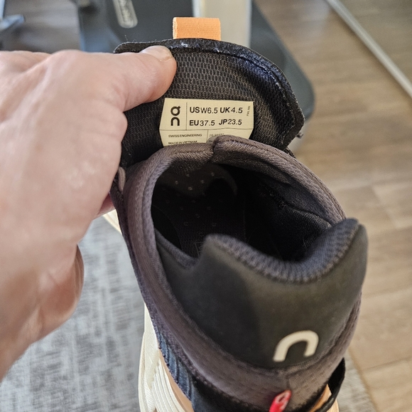 On Cloudnova Sneakers Size 6.5 - Picture 8 of 8